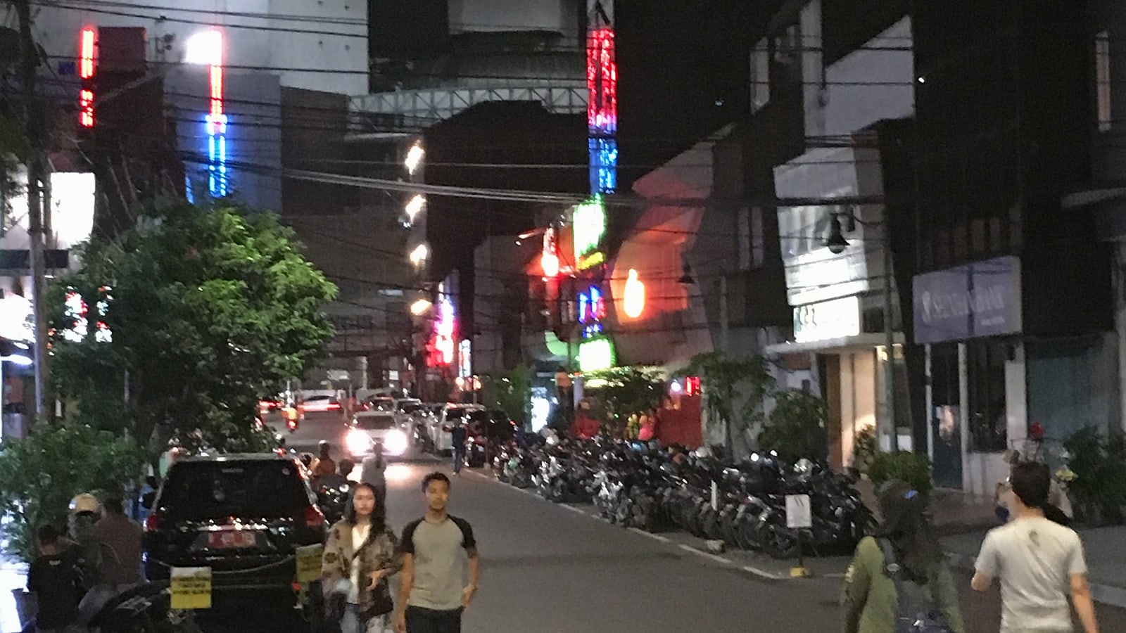 巴厘岛租车押金与公共提醒事件视觉