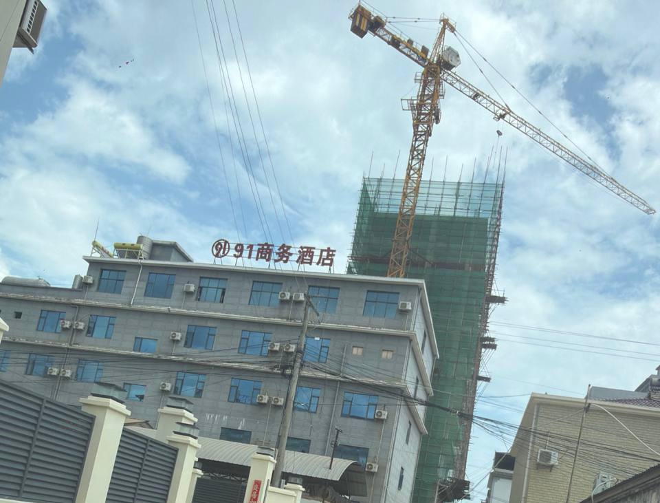 果敢老街91商务酒店建筑外观线索图