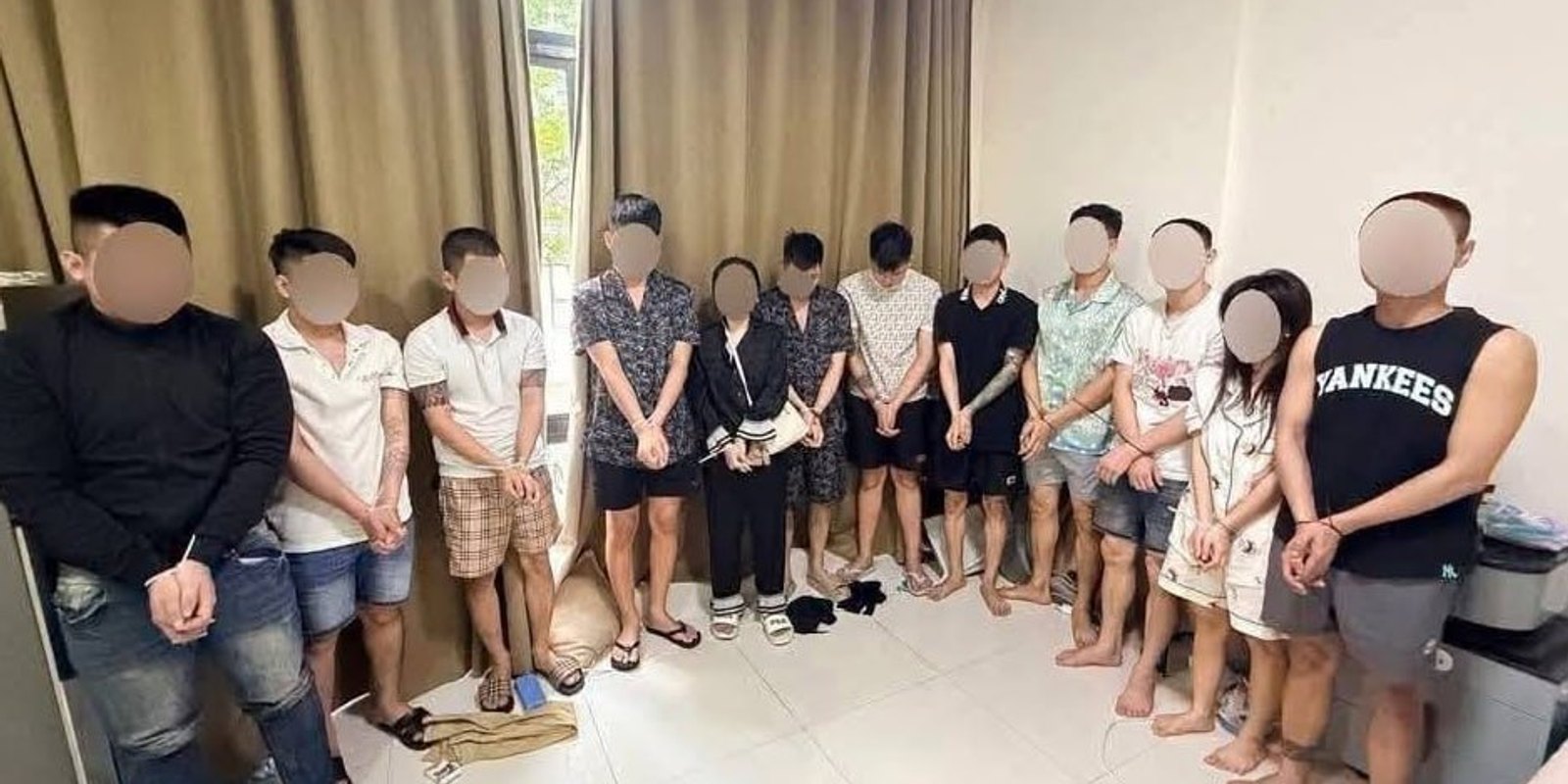 金边蔗园区警方查处涉嫌网络诈骗窝点现场图